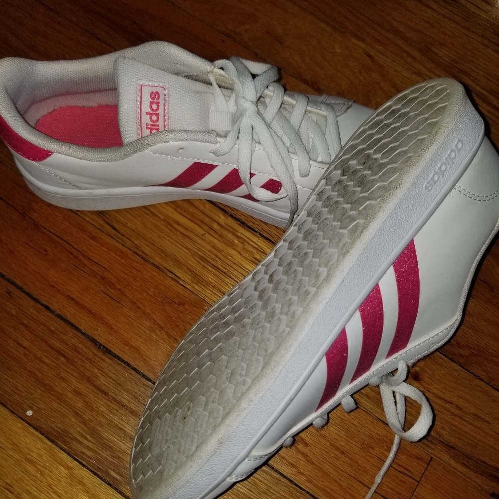 ADIDAS - Picture 3 of 5